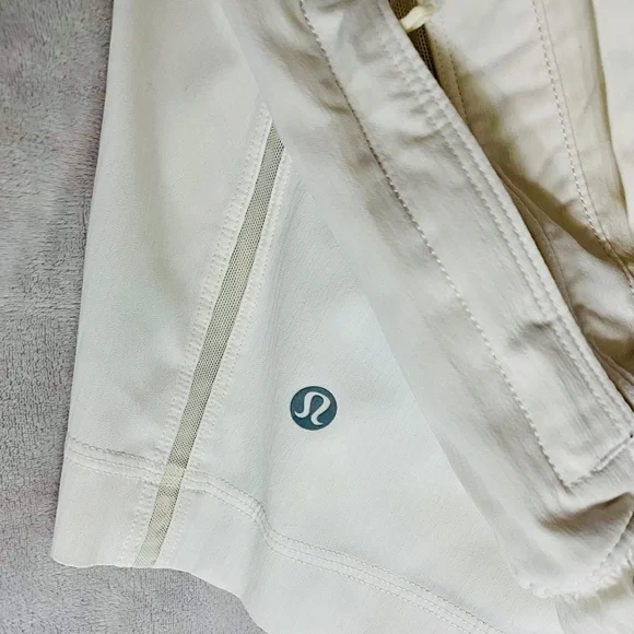 Men's Lululemon Lined Short 9" White size L, no signs of wear - Picture 5 of 5